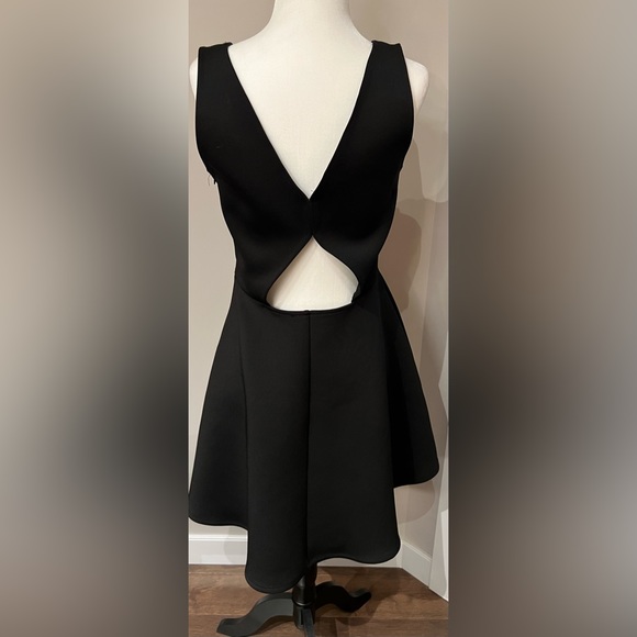 Alythea Black Dress - Picture 2 of 7